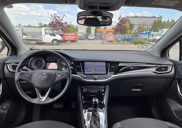 Opel Astra cena 39900 przebieg: 227000, rok produkcji 2017 z Pieniężno małe 704